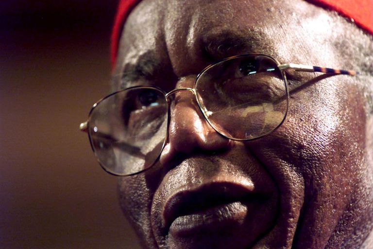 Chinua Achebe.
