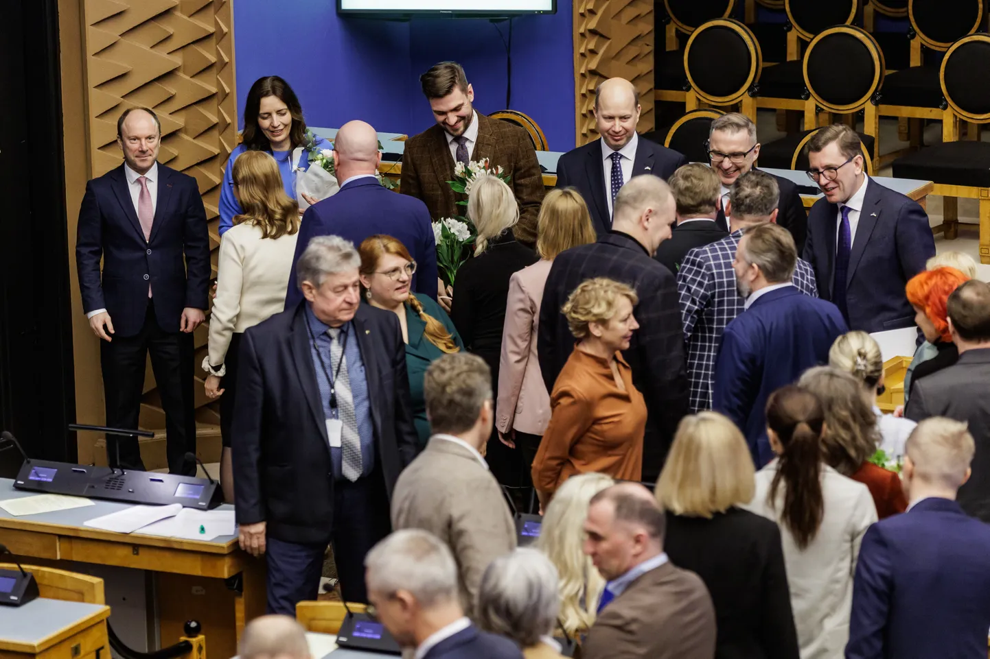 Ministrid andsid riigikogu täiskogu ees ametivande.