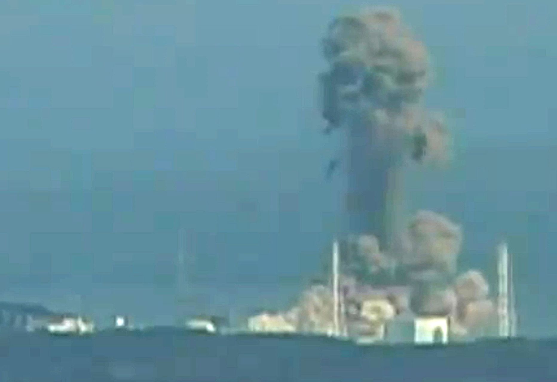 Jaapani rahvusringhäälingu NHK telekaader plahvatusest Fukushima tuumajaamas.