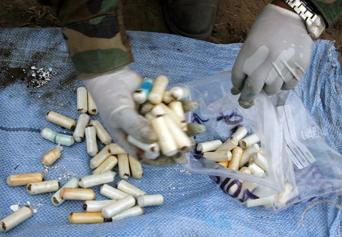 Boliivia politsei poolt konfiskeeritud kokaiini pakikesed.