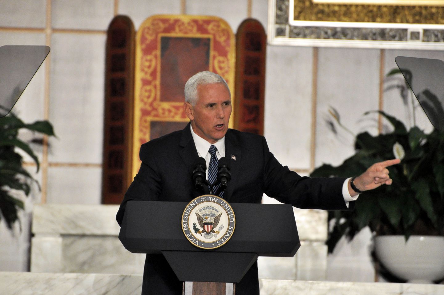 USA asepresident Mike Pence kolmapäeval Floridas eksiilis elavatele venezuelalastele kõnet pidamas.