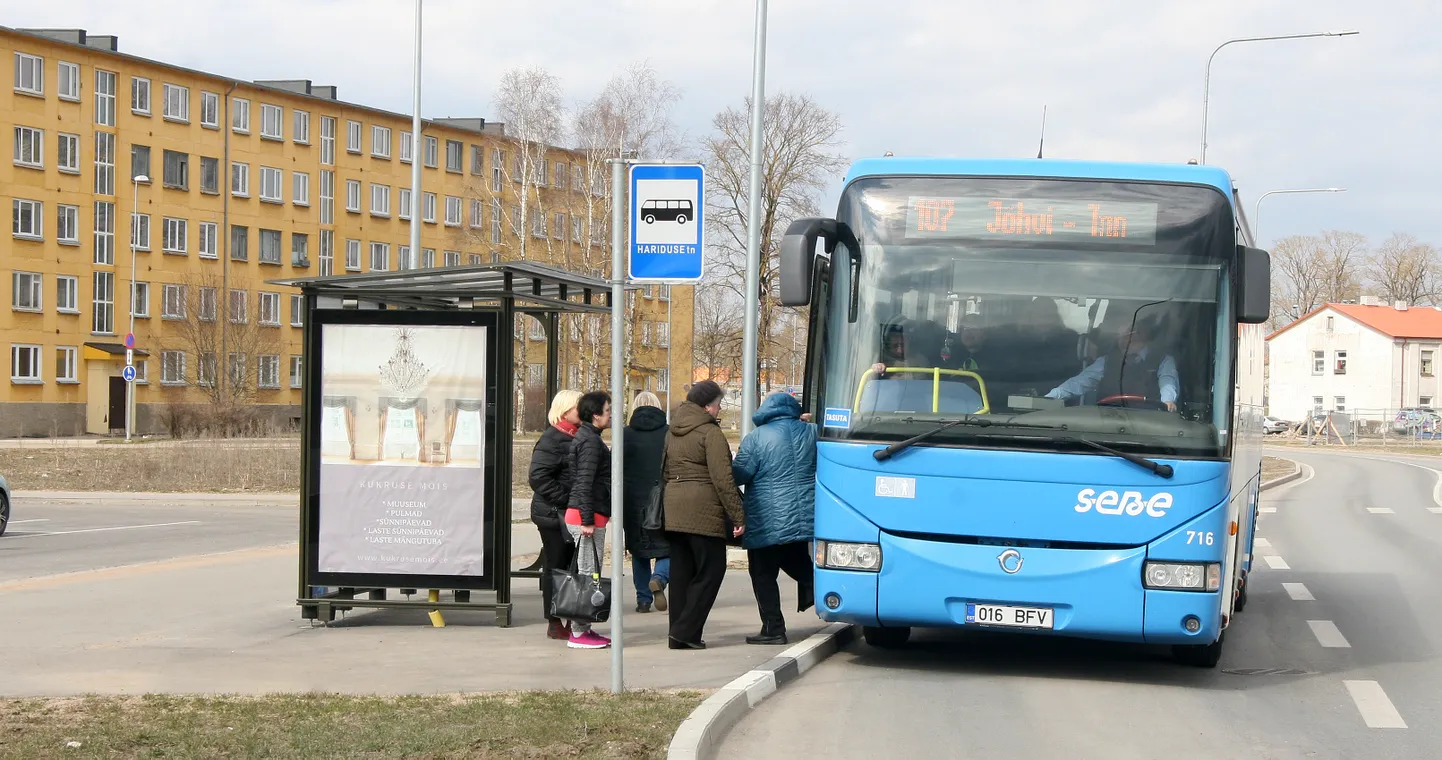 Jõhvist Iidla kaudu Tammikusse kulgev maakonnaliin nr 107 läheb nüüd Iidlasse otse mööda Puru teed, kuid see tegi rahulolematuks mikrorajooni elanikud, kelle elukohast bussipeatus kaugele jääb.