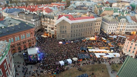 FOTO ⟩ Vecrīgas festivāls ar vērienu atklājis vasaras pasākumu sezonu