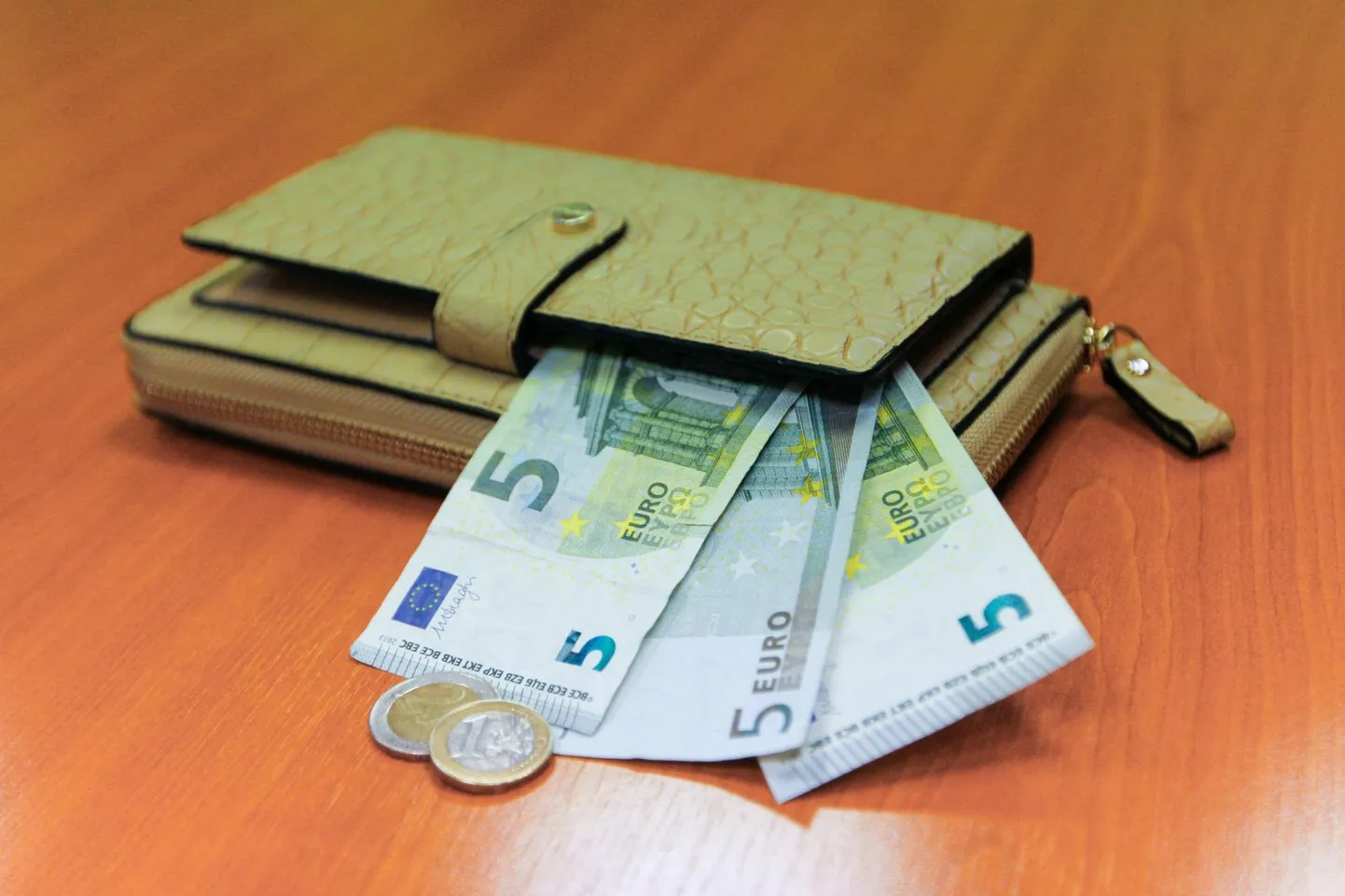 Iga inimese pensioni uus suurus selgub 1. aprillil.