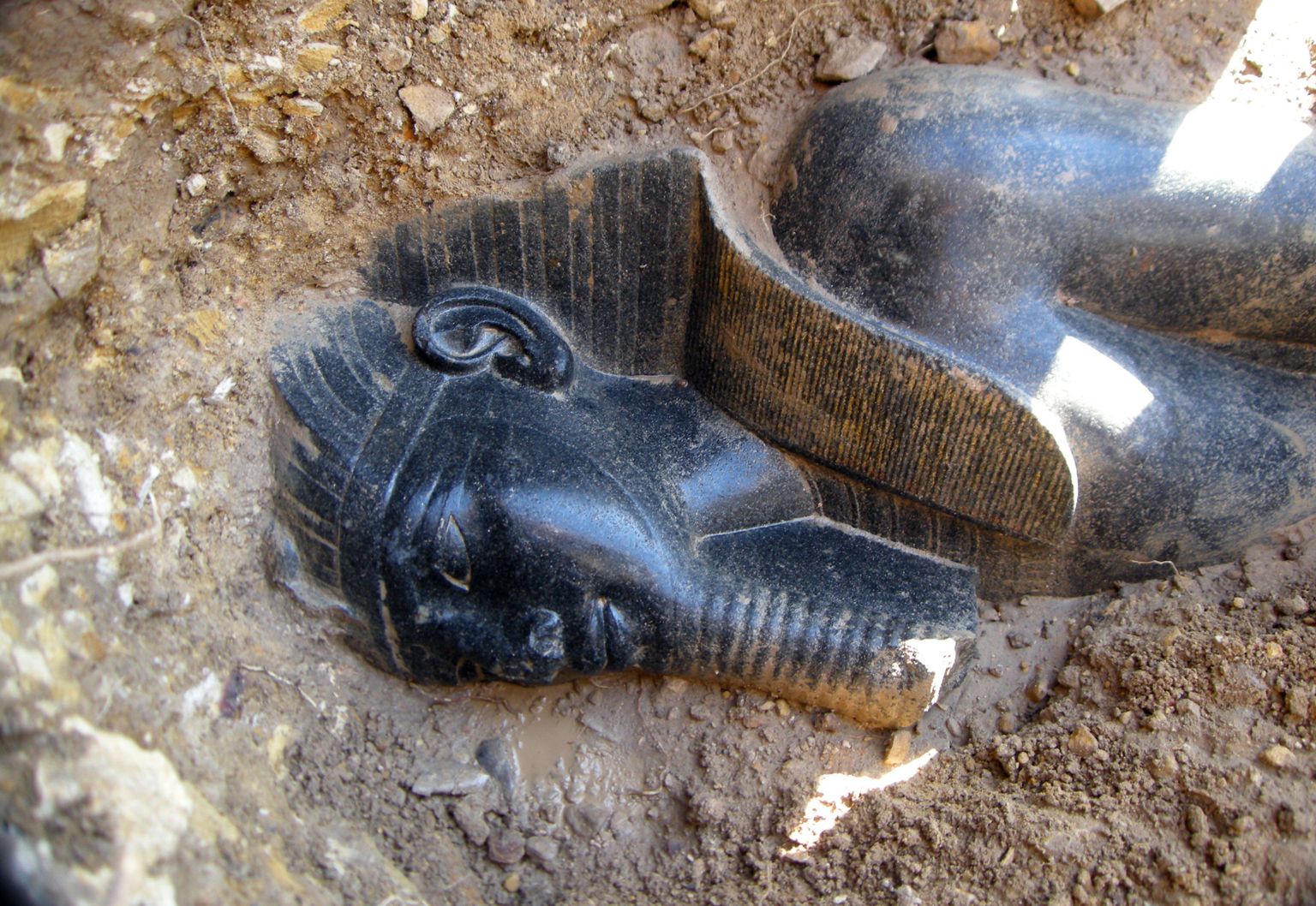 Egiptusest leiti rohkem kui 3000-aasta vanune lapse sarkofaag
