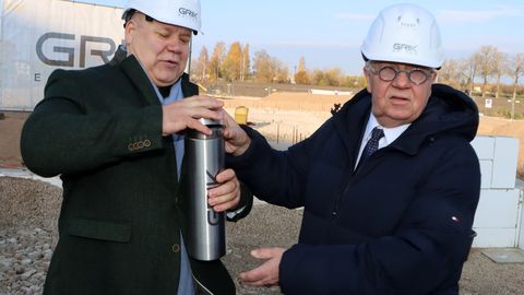 Ahtmes pandi nurgakivi Eesti suurimale hooldekodule