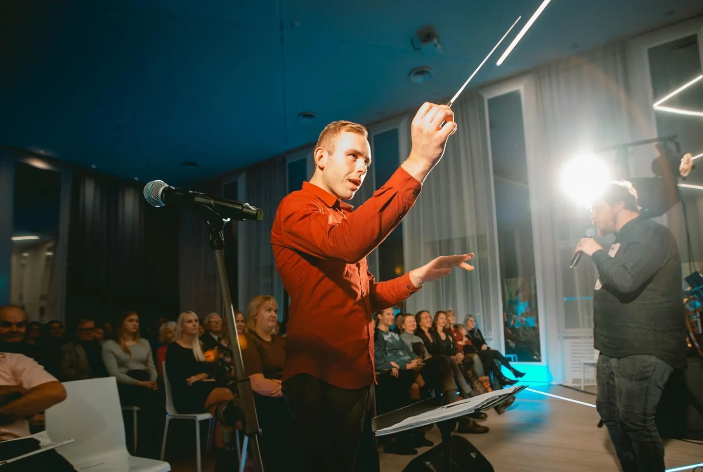 Teno Kongi esineb Mullistuudios jõululiku kavaga.