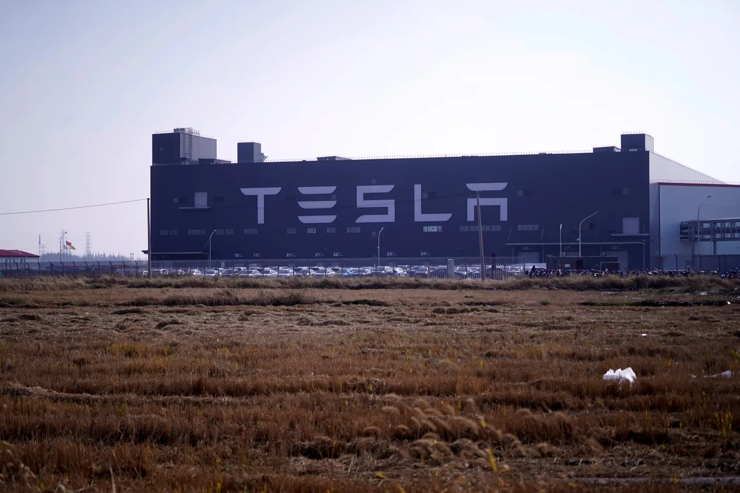 Tesla gigatehas Shanghais.