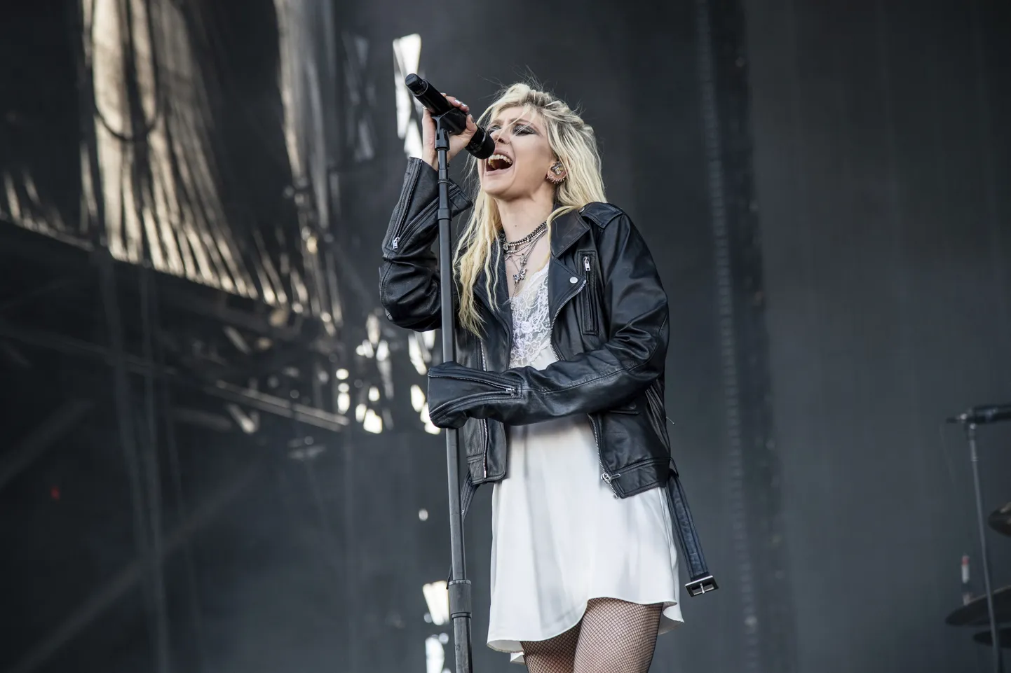 Taylor Momsen ansamblist The Pretty Reckless.