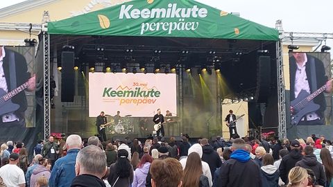 PILDIGALERII JA VIDEO ⟩ Kohtla-Järve tähistas koos Eesti tippmuusikutega keemikute päeva