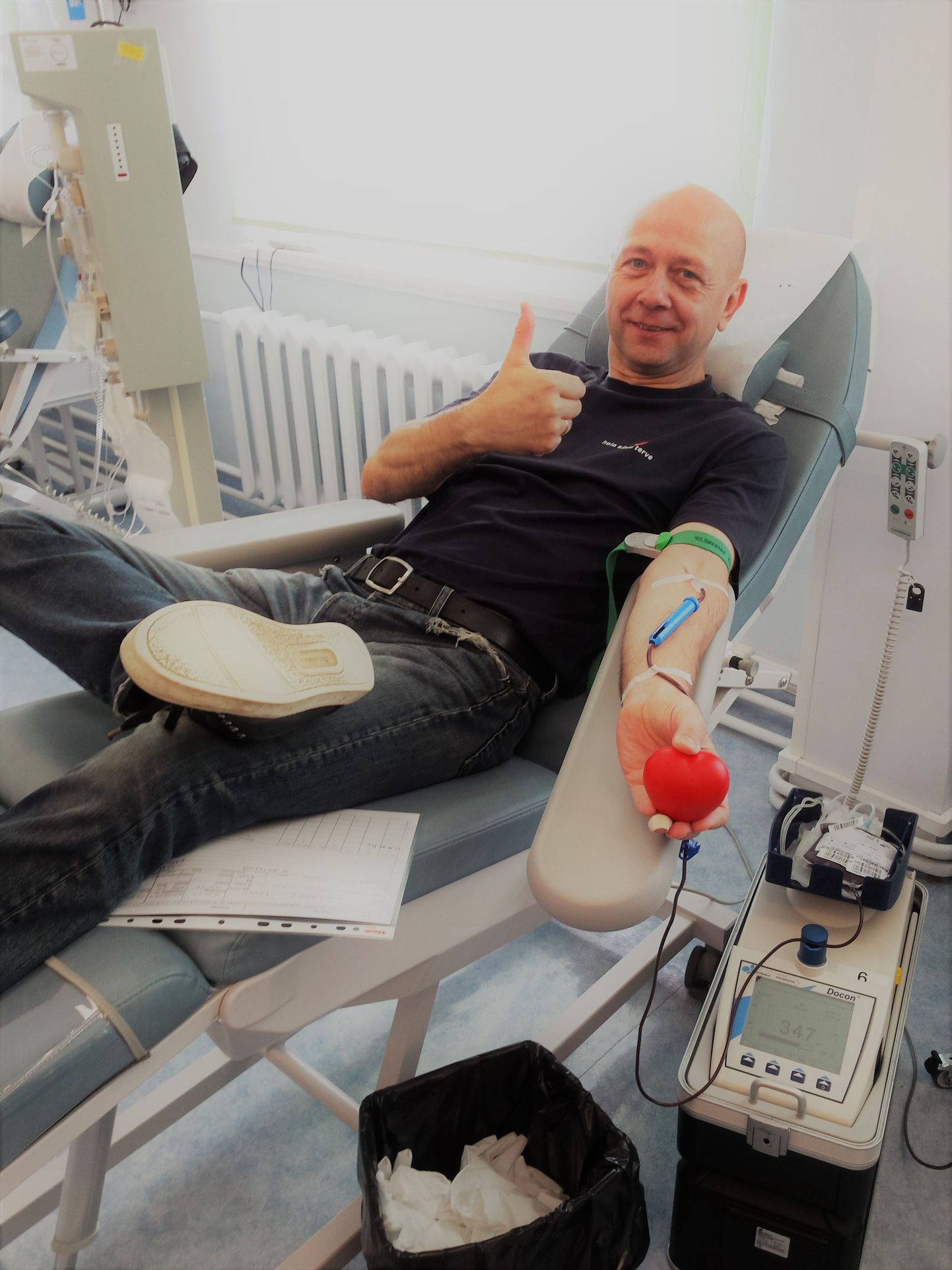 0-negatiivse veregrupiga Vello Vaher käis täna esimest korda elus doonorina head tegemas.