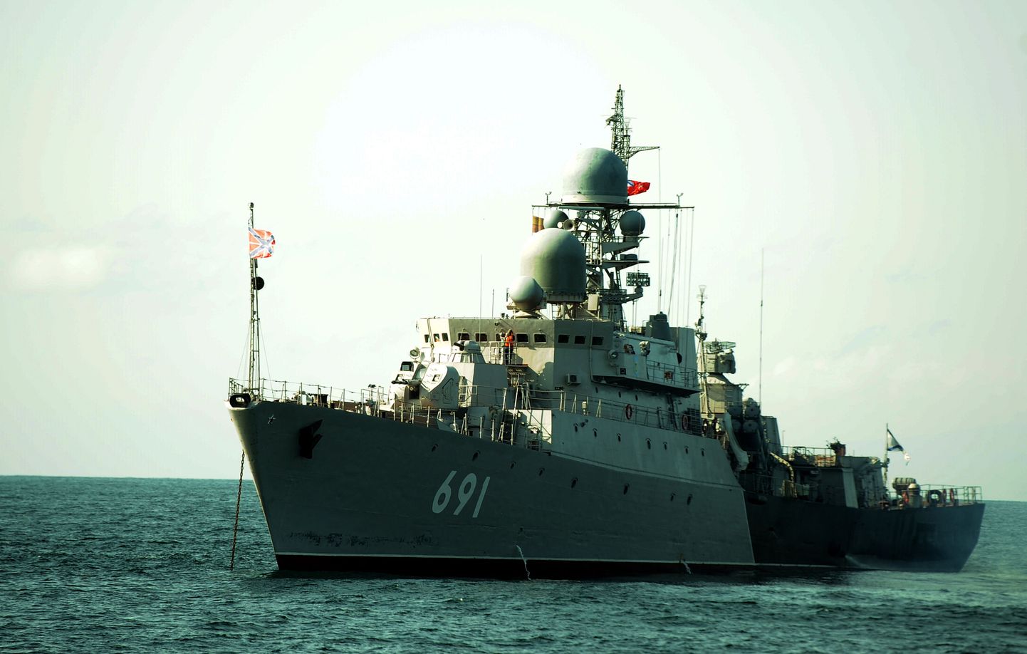 Vene fregatt Tatarstan Kaspia meres õppustel aastal 2012.