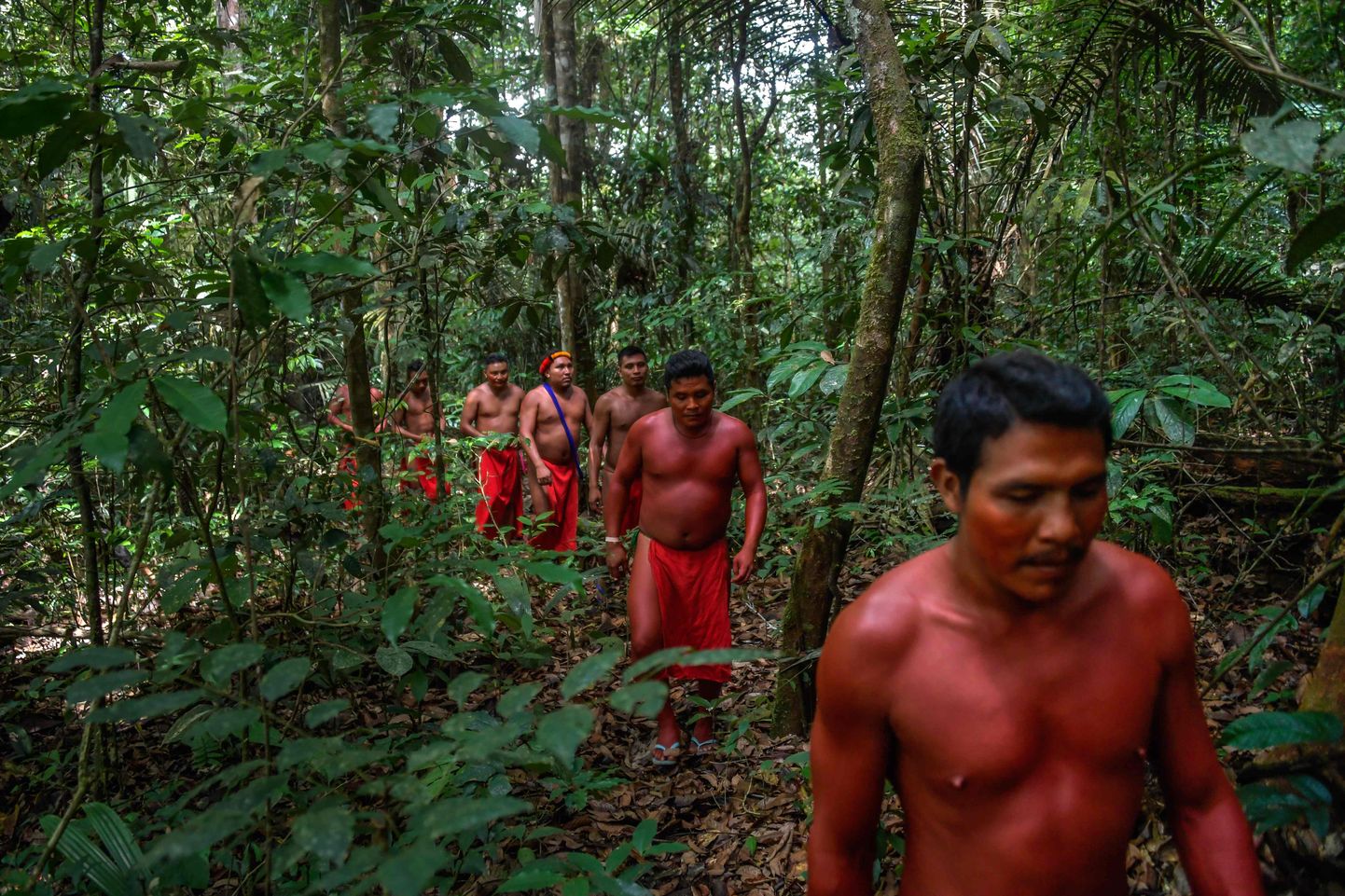 Brasiilias Amazonase vihmametsa idaosas elava Waiapi hõimu liikmed.
