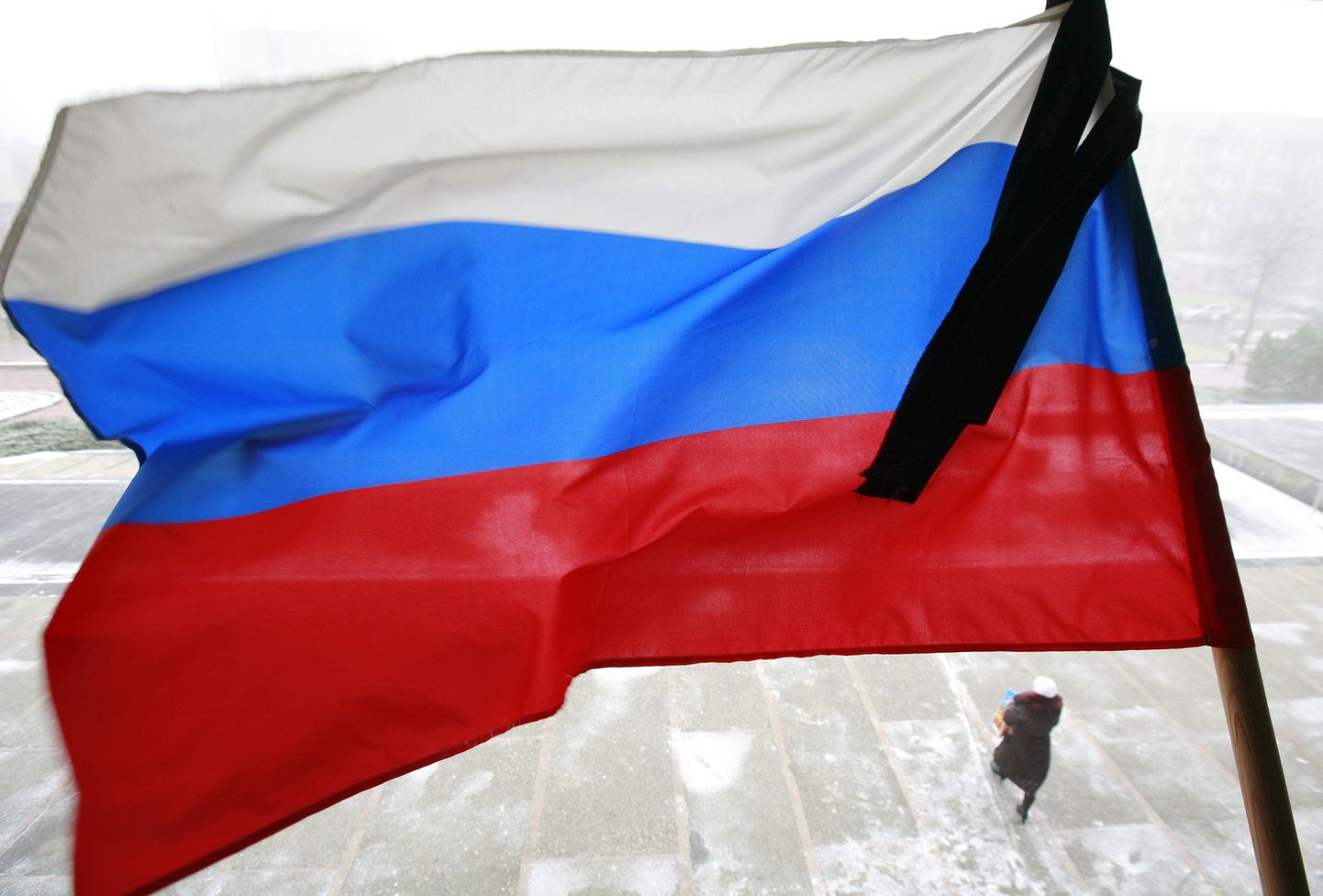 Venemaa mälestab Permi ööklubipõlengu ohvreid leinapäevaga.