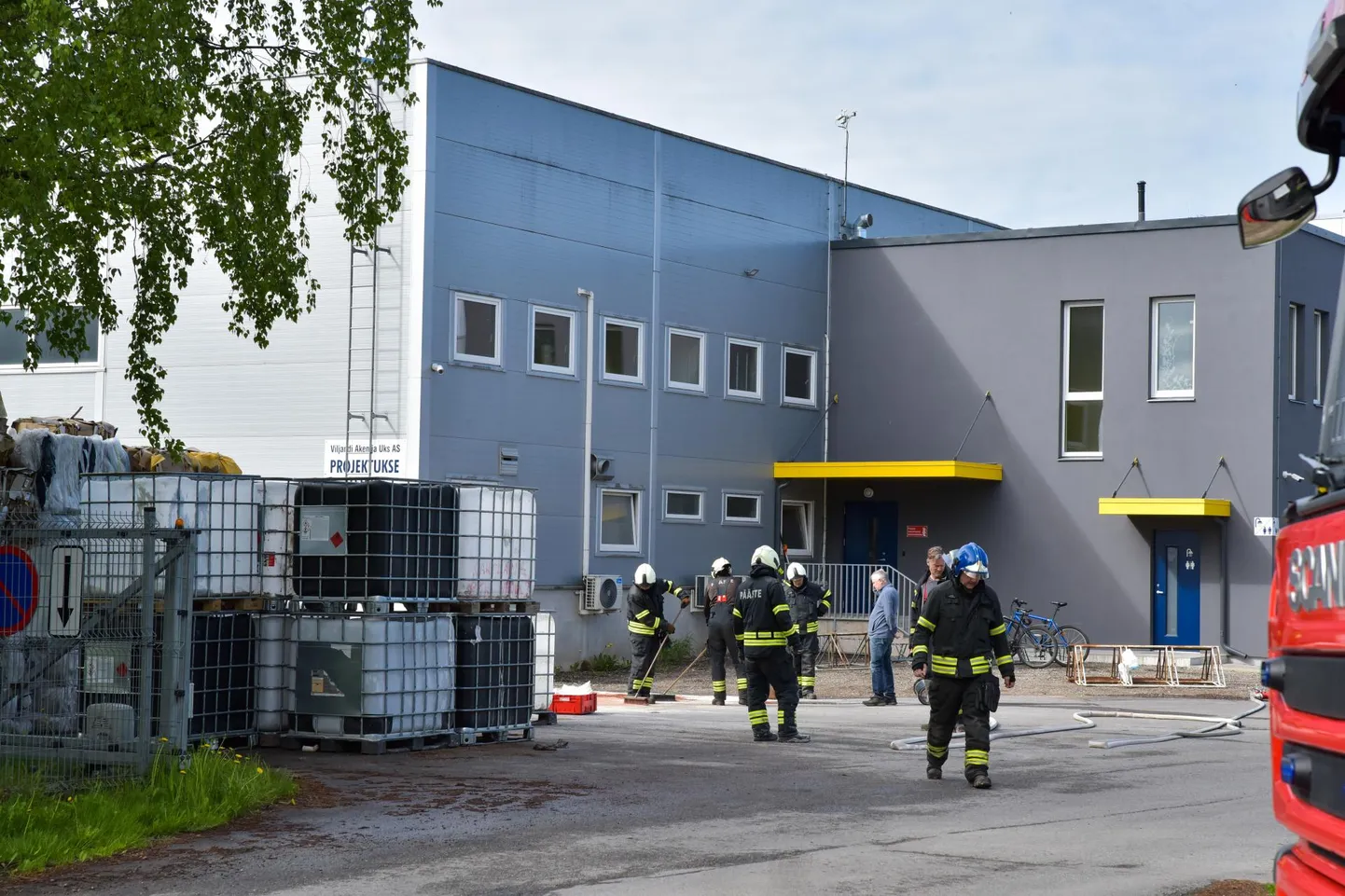 Päästjaid käisid Viljandis likvideerimas värvireostust.