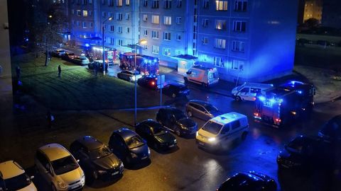 Пожар на кухне в пурвциемской пятиэтажке: огонь тушили полтора часа