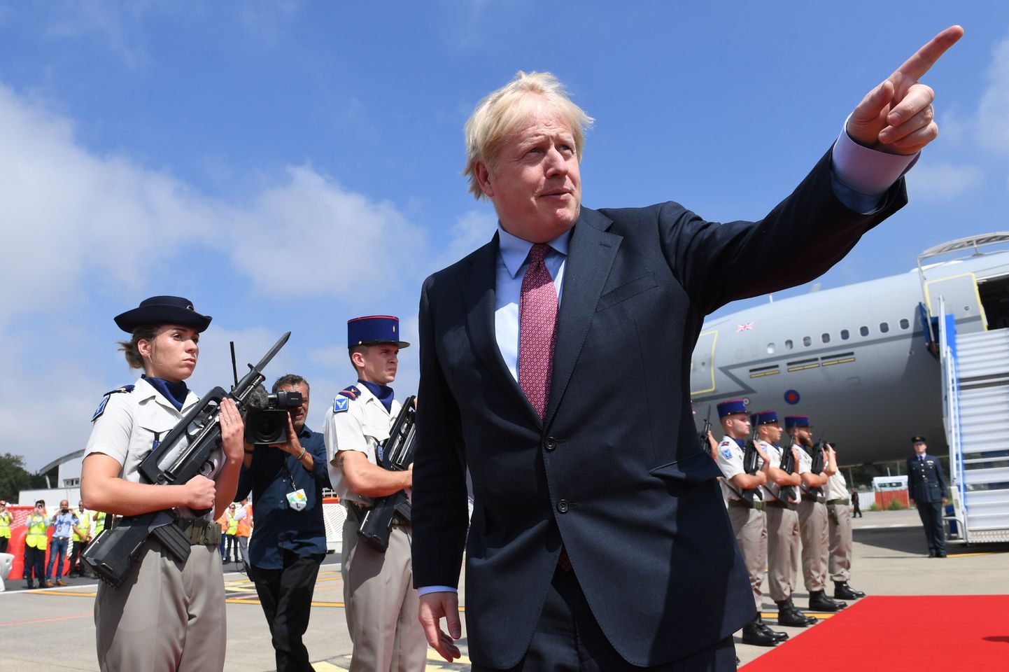 Peaminister Boris Johnson saabumas Biarritzi G7 tippkohtumisele.