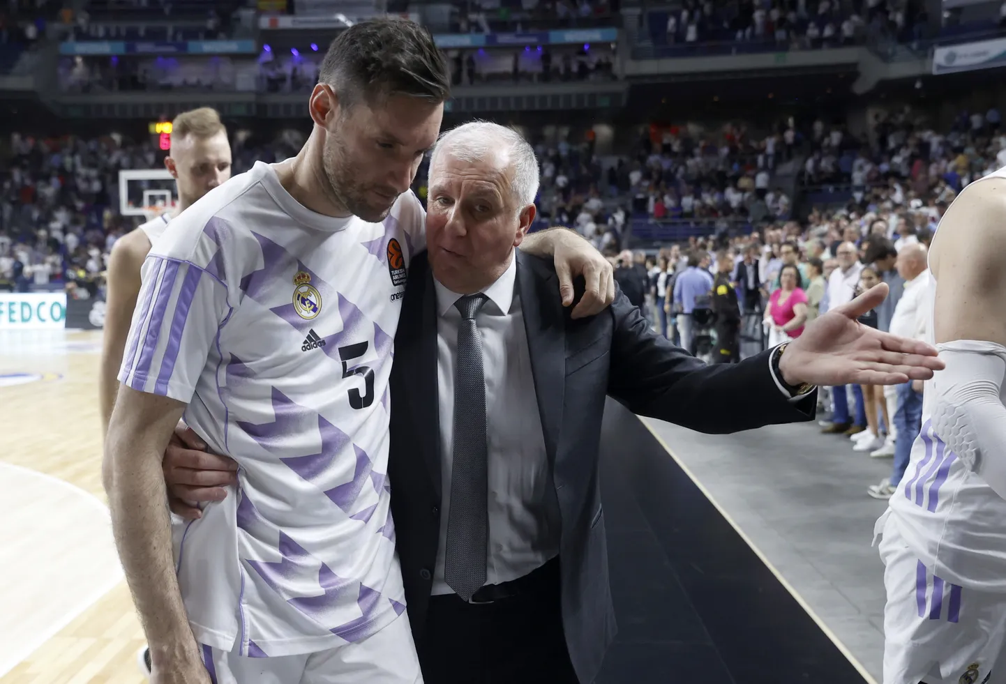 Rudy Fernandez (vasakul) koos Željko Obradoviciga.