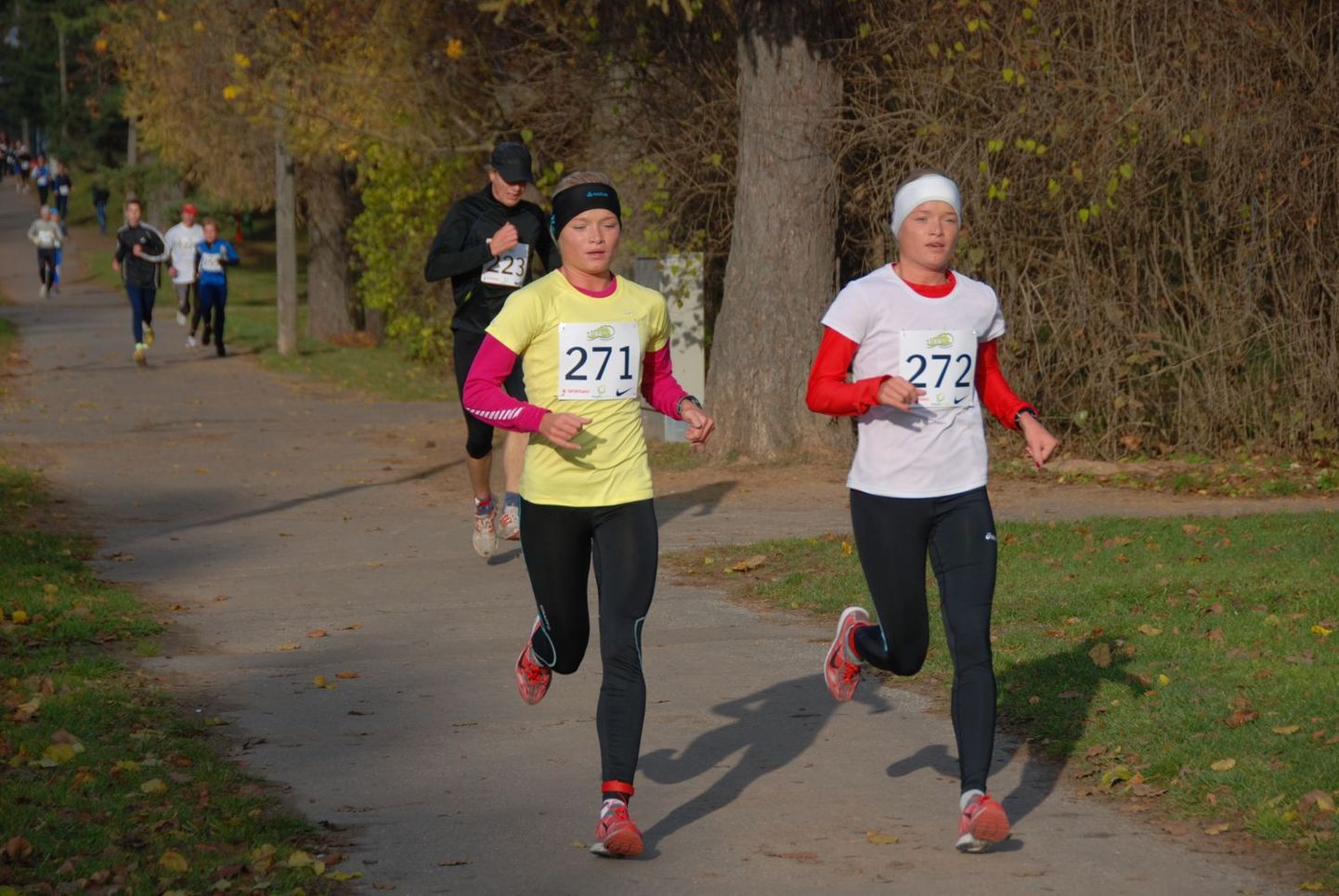 Õed Leila ja Liina Luik olid 2011. aastal Elva tänavajooksul kiireimad naised.