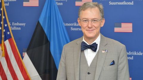 Посол США в Эстонии: нужно урезать финансирование российской военной машины