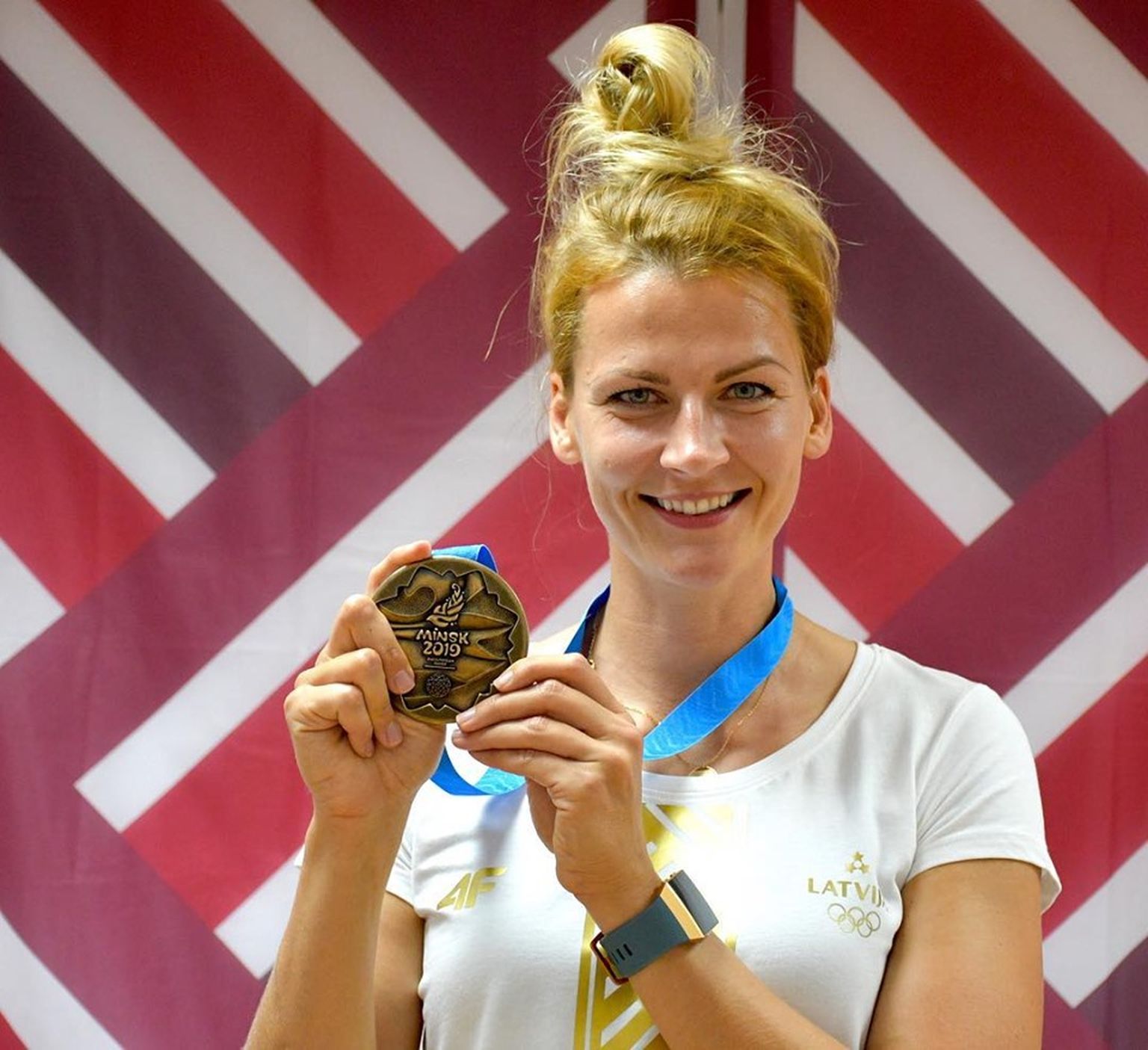 Madara Palameika ar Eiropas spēļu bronzas medaļu.