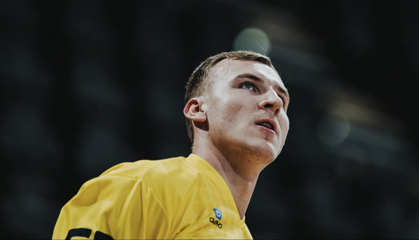 Artur Konontšuk.