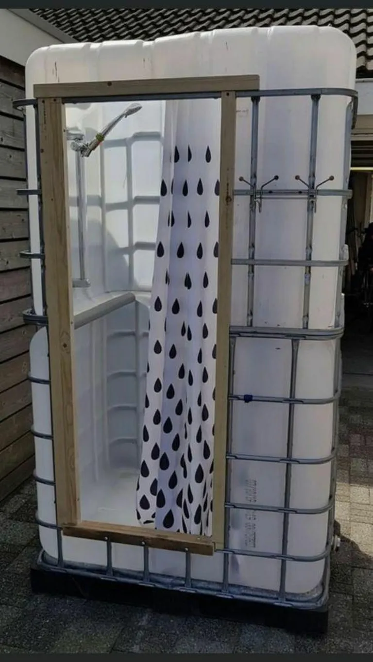 Väliduširuumi saab ise kahest suuremast tuhandeliitrisest teineteise peale paigaldatud plastpaagist ehitada.