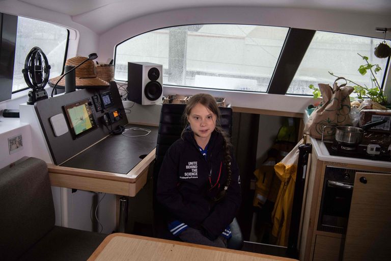 Greta Thunberg katamaraani La Vagabonde pardal.