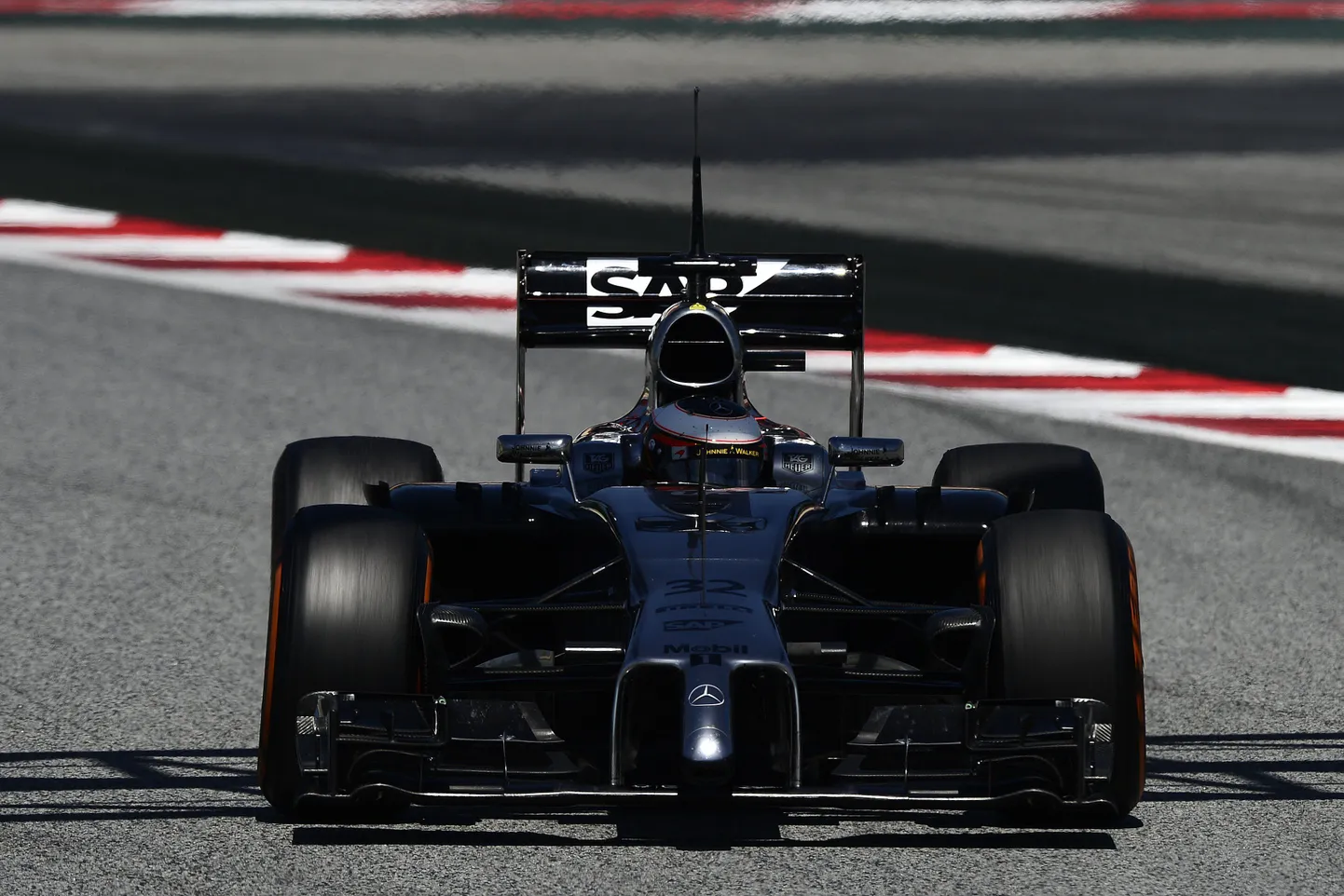 Stoffel Vandoorne testis mullu McLareni vormel-1 autot nii Kataloonias (pildil) kui ka Silverstone'is.