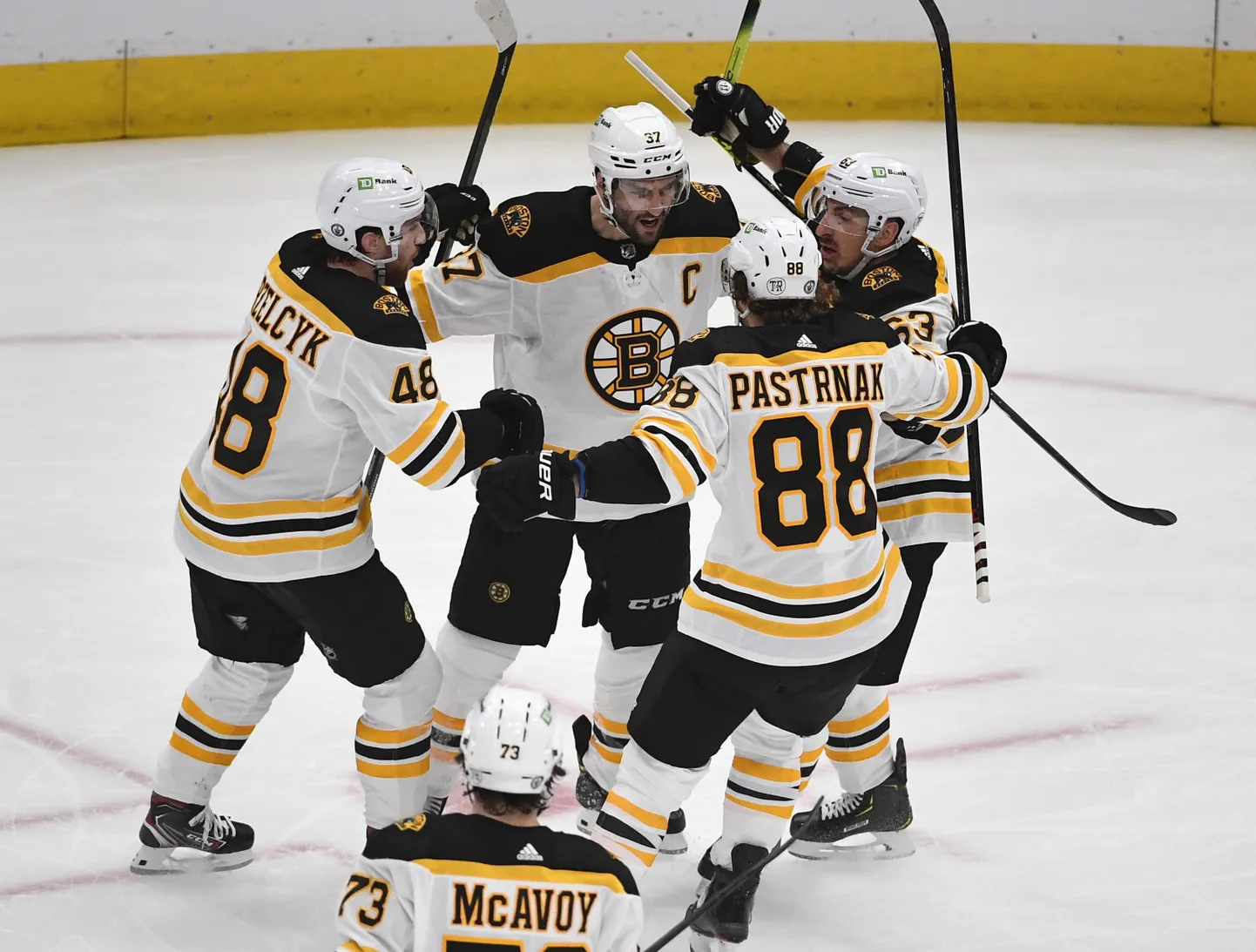 Bostonas "Bruins" hokejisti