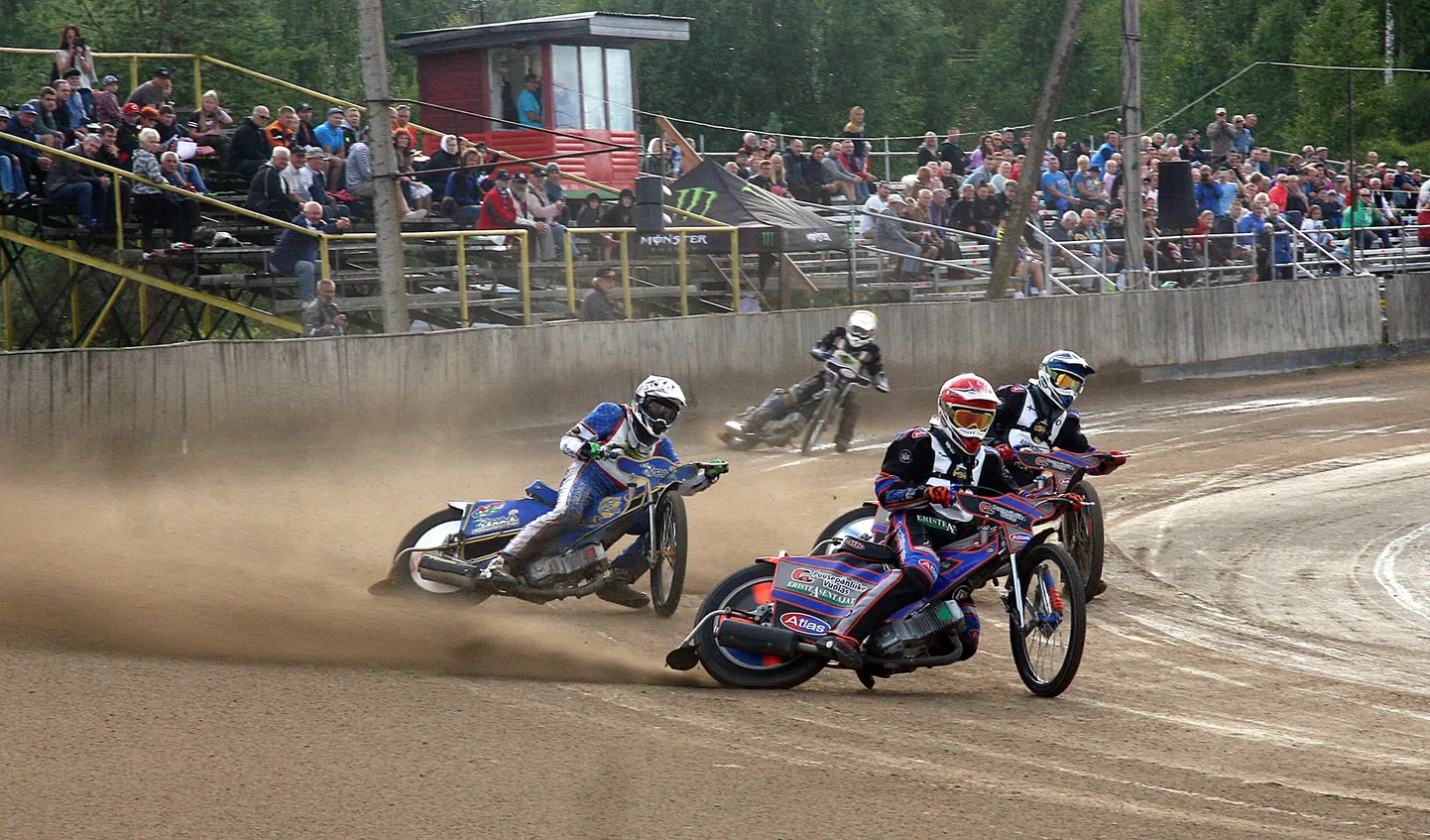 Kohtla-Nõmme speedway staadioni piirdeaia uuendamine tagaks pealtvaatajatele ja motosportlastele senisest turvalisemad tingimused.