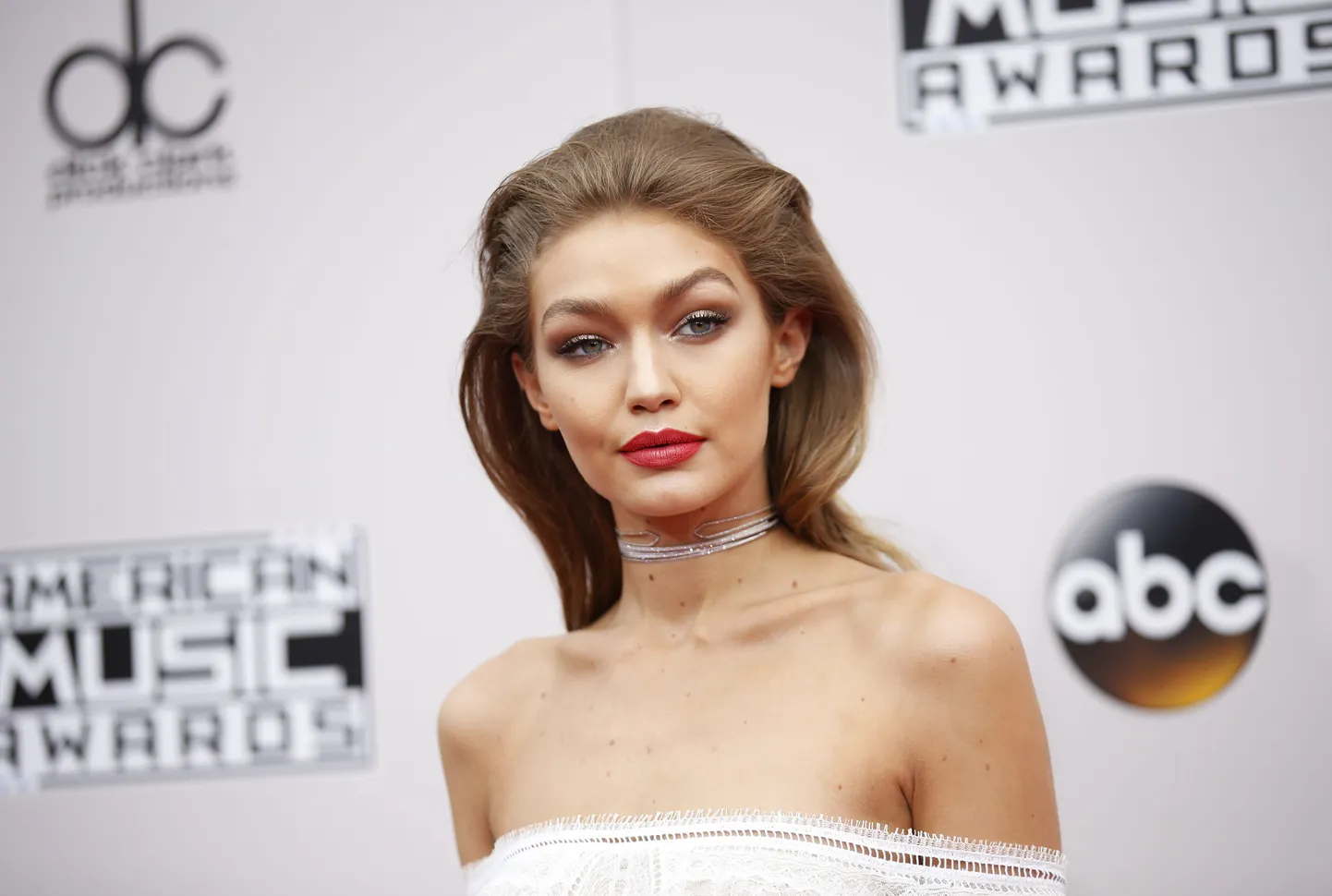 Model and host of the American Music Awards Gigi Hadid arrives at the 2016 American Music Awards in Los Angeles, California, U.S., November 20, 2016.  REUTERS/Danny Moloshok