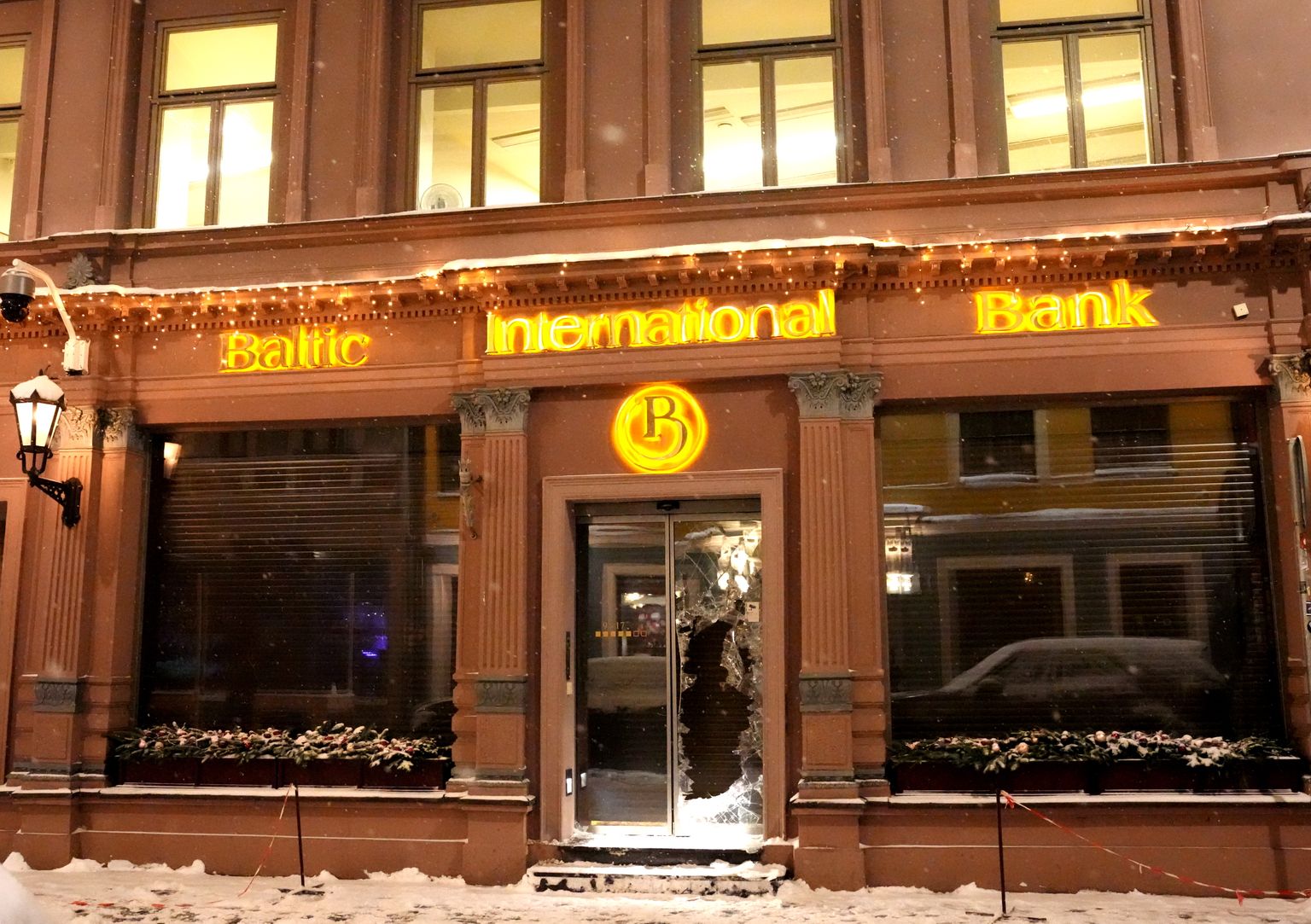 "Baltic International Bank" ēka Grēcinieku ielā pēc Finanšu un kapitāla tirgus komisijas (FKTK) padomes lēmuma apturēt bankas finanšu pakalpojumu sniegšanu.