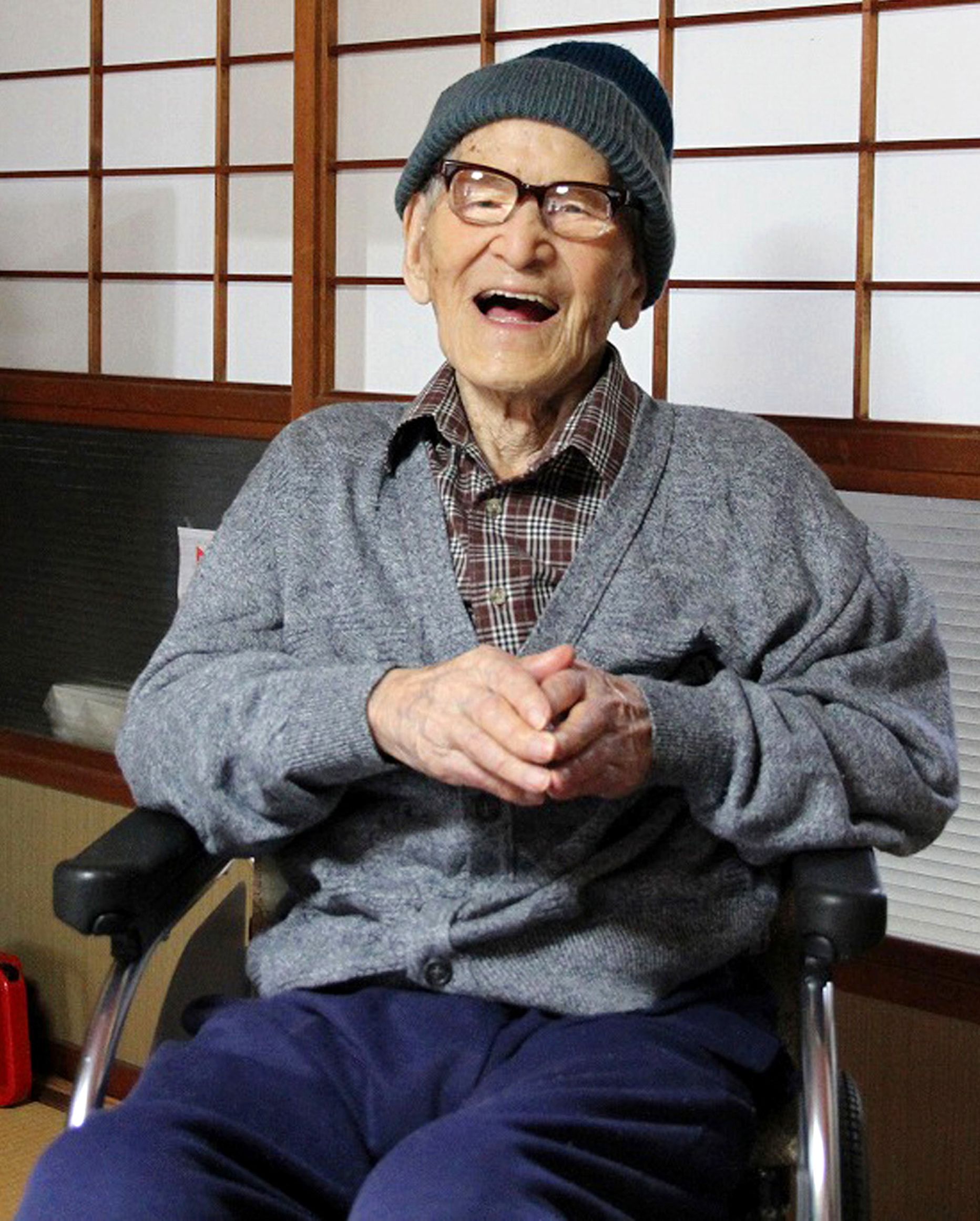 Самого старшего человека. Дзироэмон Кимура. Японец Дзироэмон Кимура. Дзироэмон Кимура 116 лет. Дзироэмон Кимура - прожил 116 лет.