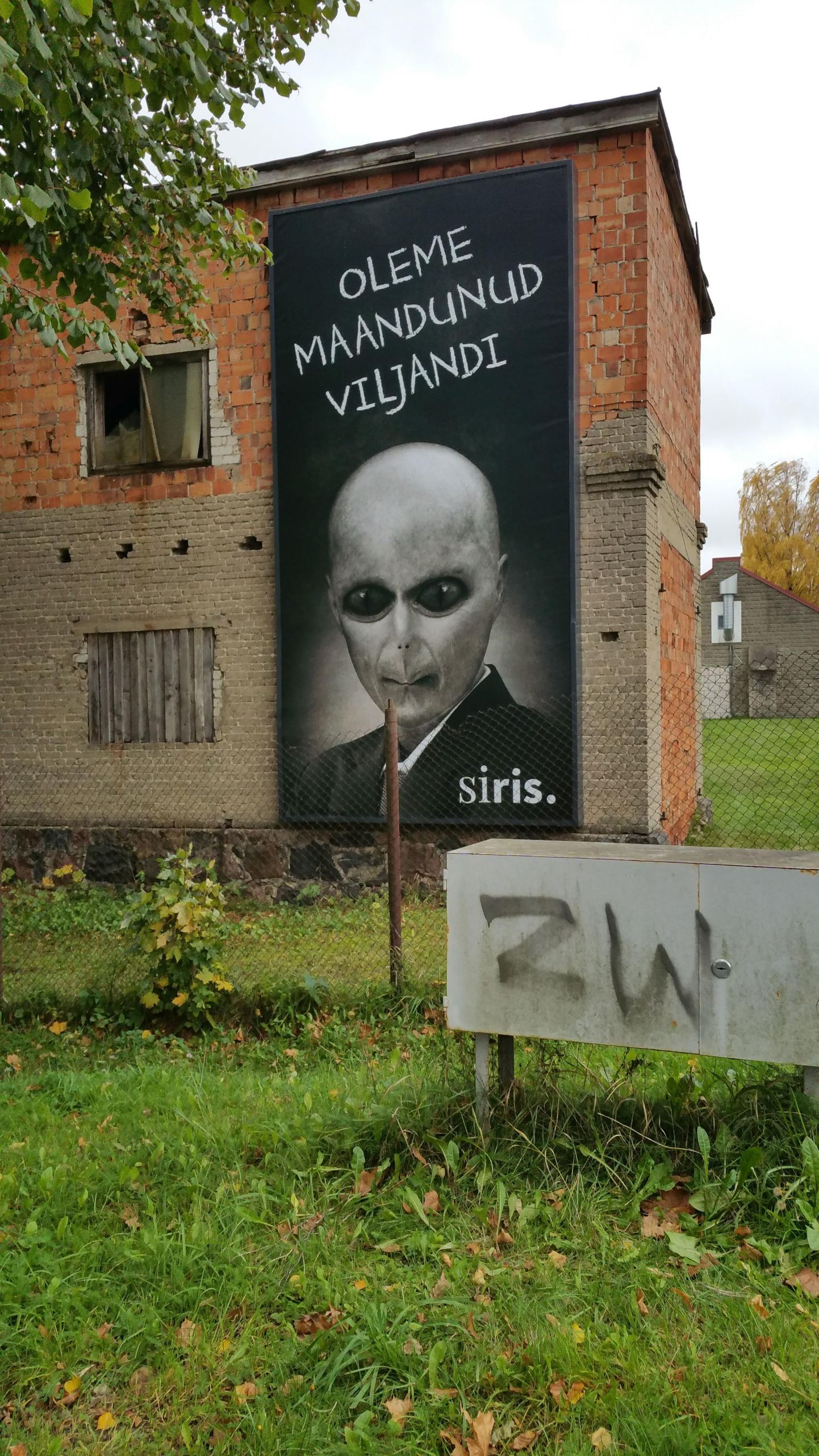 Selline reklaam on Viljandis olnud alates suve keskpaigast.