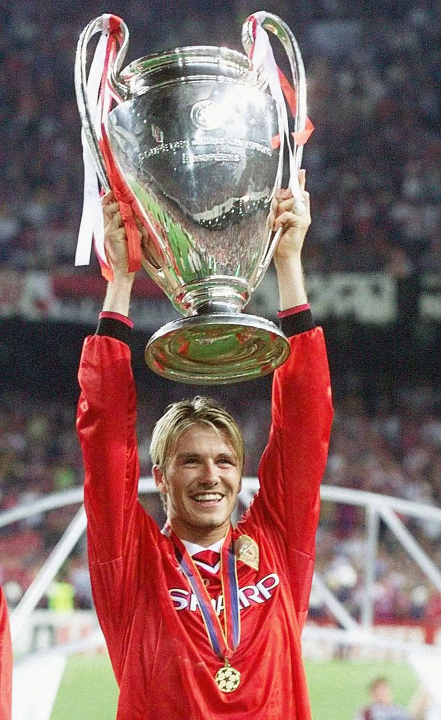 Karjääri edukamad aastad veetis David Beckham Manchester Unitedis, kus ta lisaks kuuele Inglismaa meistri tiitlile võitis 1999. aastal ka Meistrite liiga. Hooaega 1998/99 peetaksegi Beckhami karjääris üheks säravamaks ja tasub meenutada, et sellele eelnenud suvel sai ta MMi kaheksandikfinaalis Argentinaga mängides punase kaardi ja teenis sellega pikaks ajaks inglaste viha.