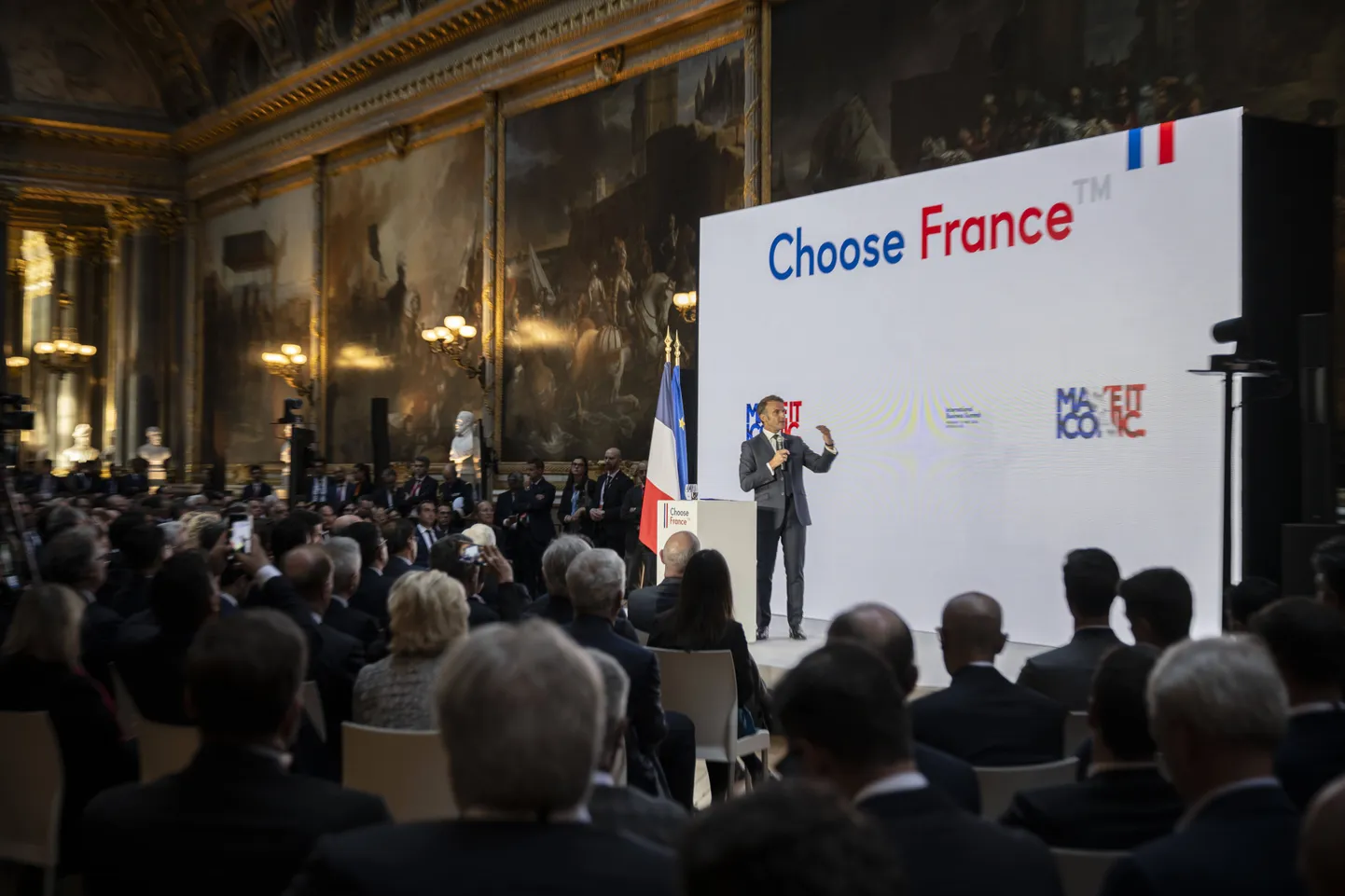 Prantsuamaa president Emmanuel Macron tippkohtumise "Vali Prantsuamaa" (Choose France Summit) ettevõtete juhtidele ettekannet pidamas. 04SIPA_1904.06120/Credit:Blondet / POOL/SIPA/2405141120