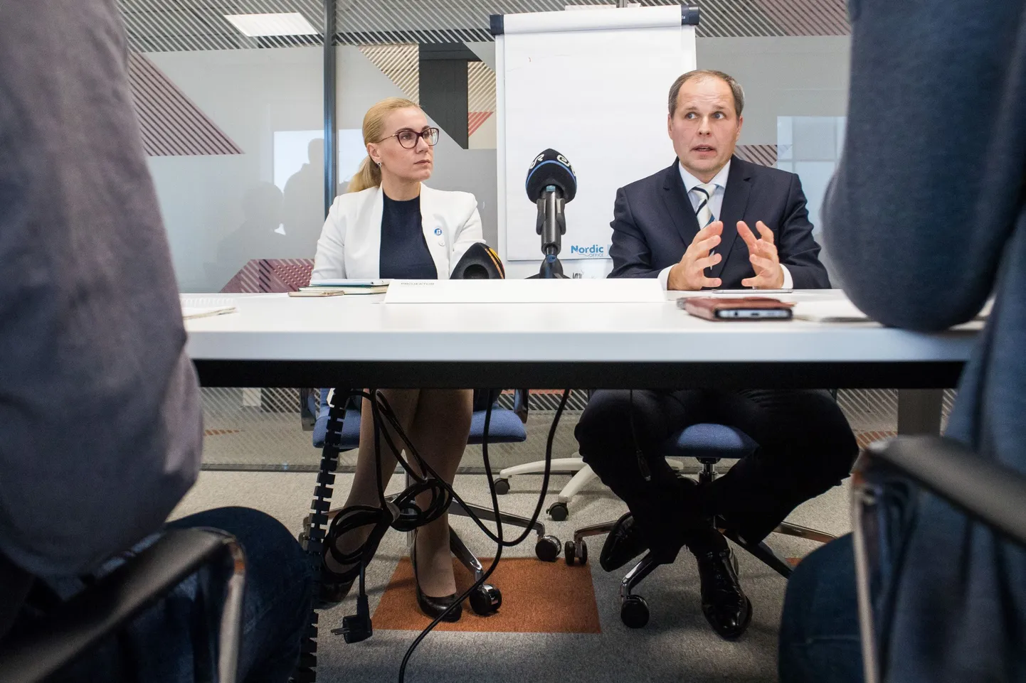 Majandusminister Kadri Simson ja Tallinna Sadama juht Valdo Kalm andsid pressikonverentsi seoses valitsuse otsusega emiteerida Tallinna Sadama aktsiaid Tallinna Börsil. 
Foto: Erik Prozes, Postimees