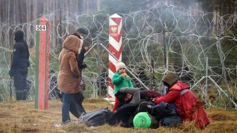 На польско-белорусской границе застряли тысячи мигрантов