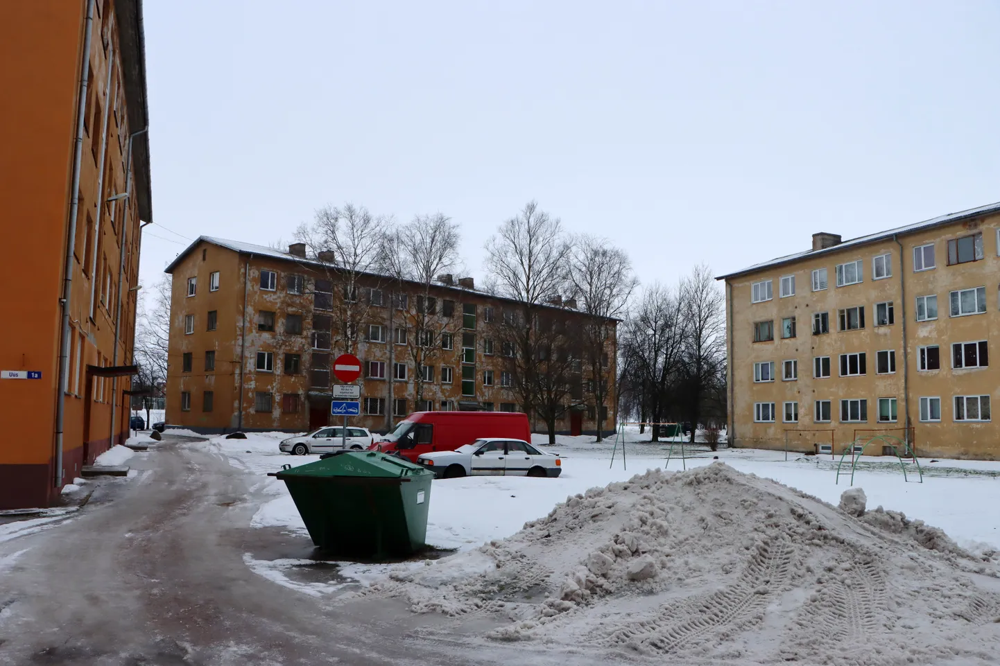 Uue tänava majad on väga vanad, kuid majahaldurite meelest ei ole neid võimalik praegu täielikult renoveerida. Ka majade perspektiiv on esialgu ebaselge.