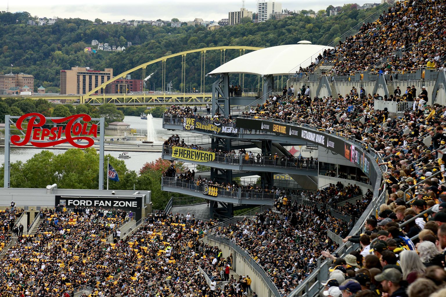 Pittsburgh Steelersi kodustaadion Acrisure Stadium.