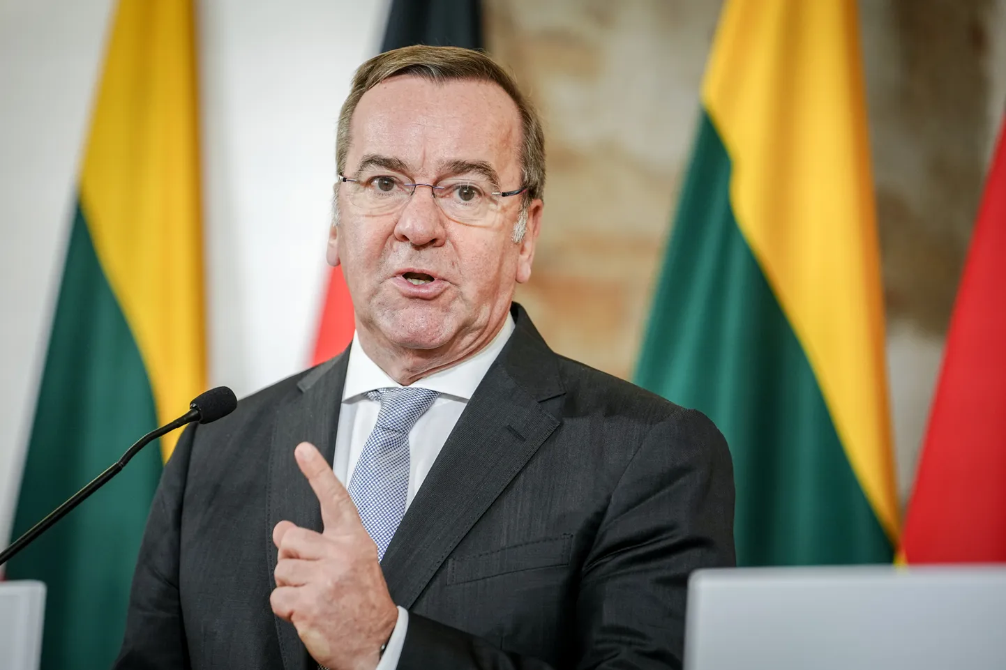Vācijas aizsardzības ministrs Boriss Pistoriuss.