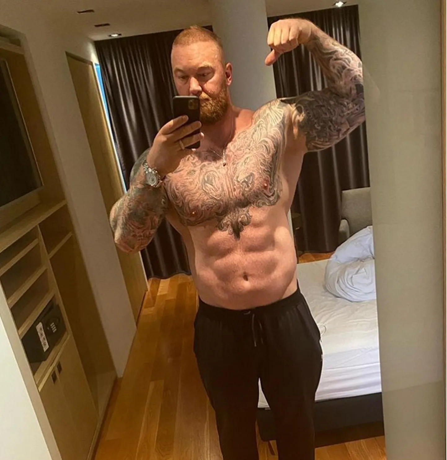 Islandi jõumees Hafþór Júlíus Björnsson on nelja kuuga alla võtnud 36 kilogrammi.