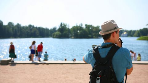 Kodus pilte vaadanud turist sai šoki: vees luuras midagi enn