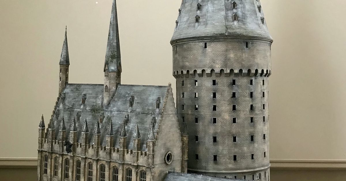 Galerii: nelja lapse isa ehitas oma kätega valmis uskumatult täpse Harry Potteri maailma miniatuuri