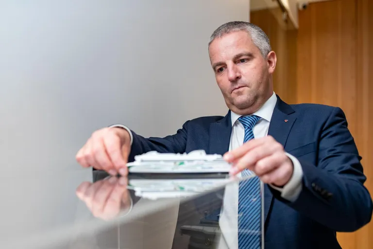 Tallinki juhatuse esimees Paavo Nõgene kutsus minister Sikkuti merendusest rääkima.