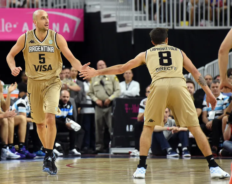 Väsimatu vanameister Manu Ginobili (vasakul). Foto: Scanpix