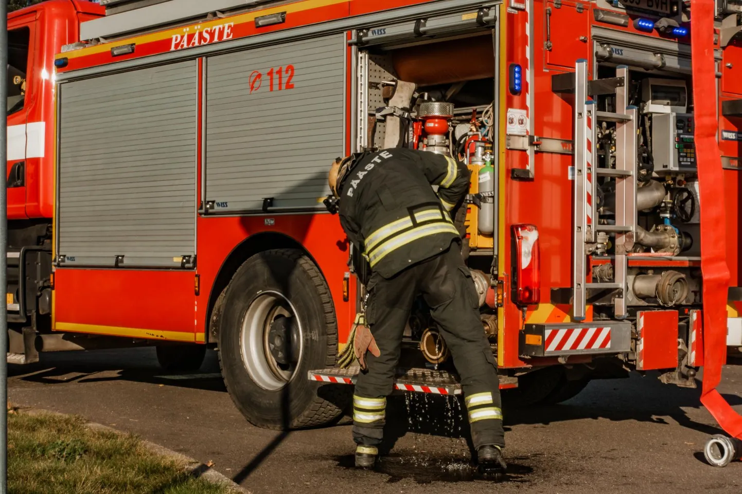 Valgejõe kandis sõitis ohtlikku ainet vedanud veok kraavi. Foto on illustratiivne.