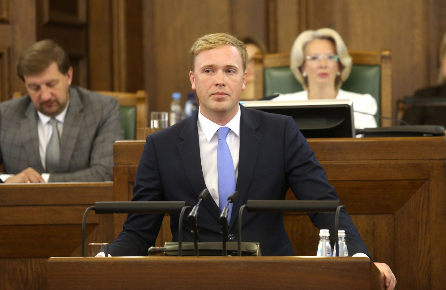 Saeimas deputāts Viktors Valainis uzstājas debatēs Saeimas ārkārtas sēdē, kurā notiek jauna Valsts prezidenta vēlēšanas.