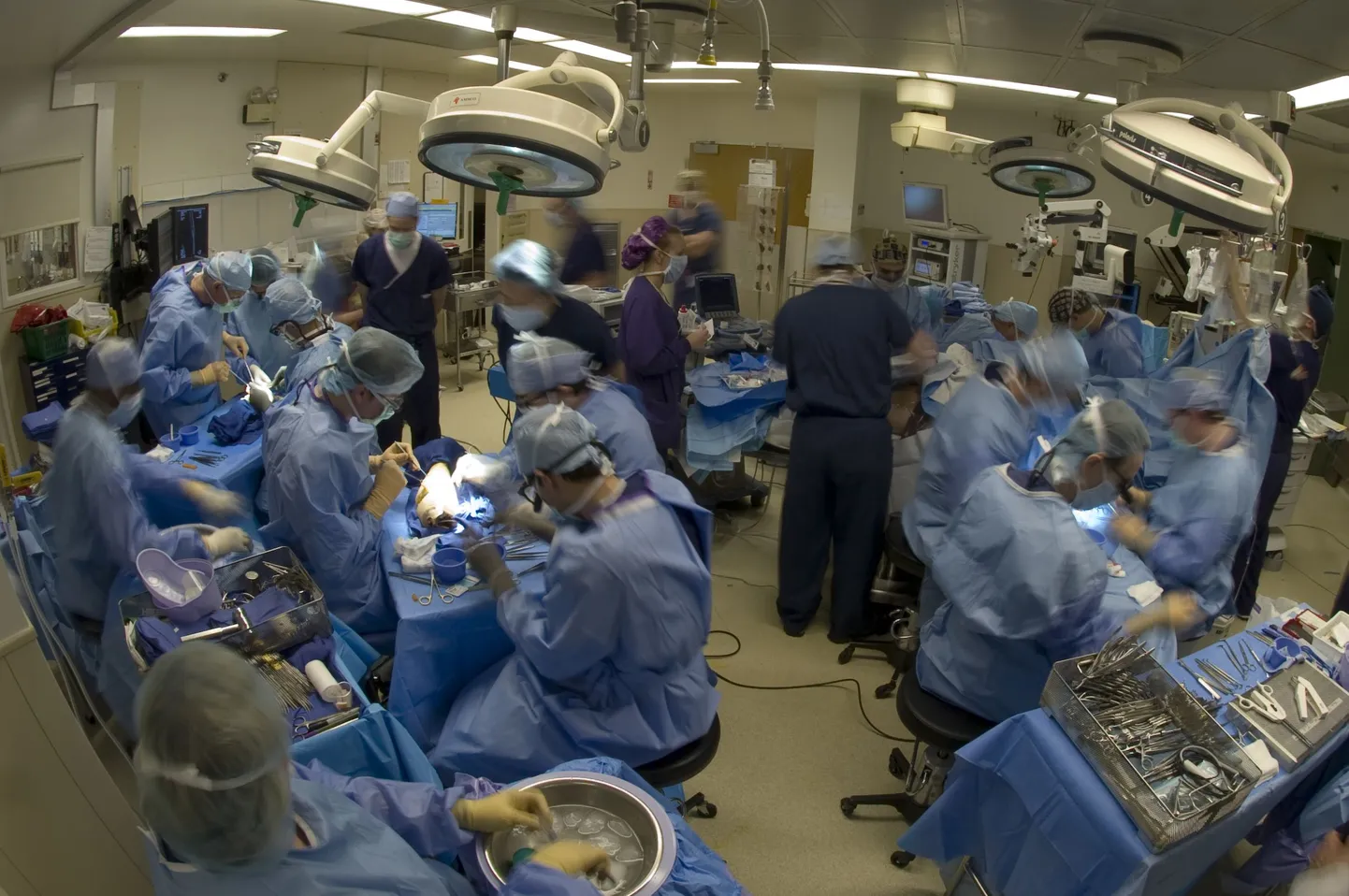 Jeff Kepneri käte siirdamise operatsioon